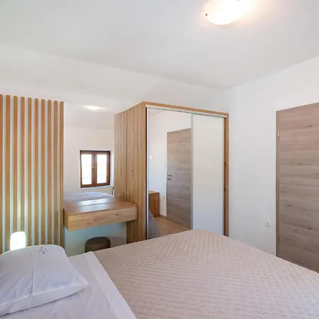 2 Bedroom Luxurious In Ferienhaus