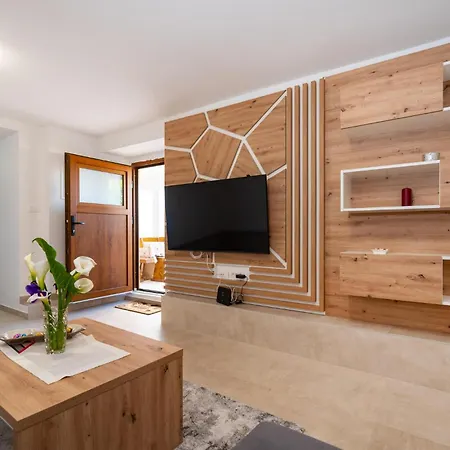 2 Bedroom Luxurious In * Slivnica