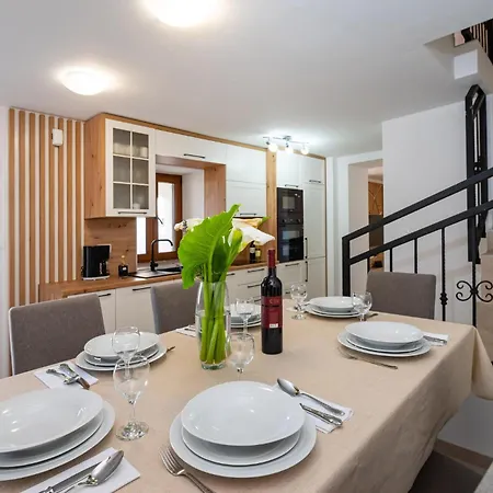 Amazing In With Kitchen Slivnica