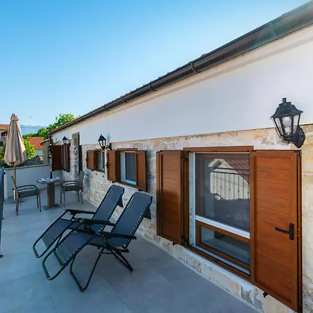 Amazing In With Kitchen * Slivnica