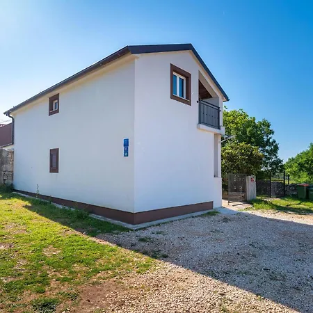 Amazing In With Kitchen Holiday home