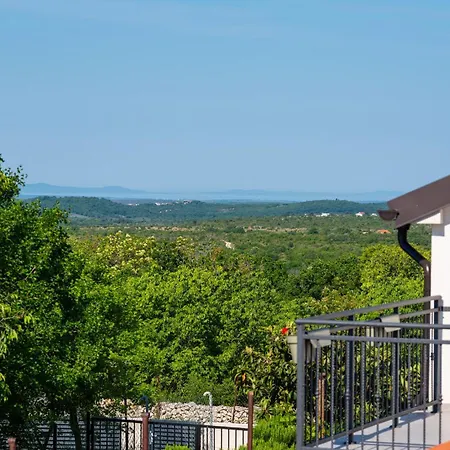 2 Bedroom Luxurious In * Slivnica